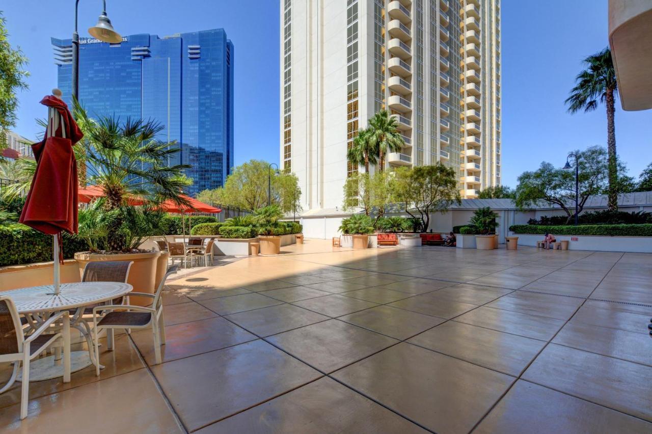Mgm Signature-27-805 F1 Track & Strip View Balcony Las Vegas Esterno foto